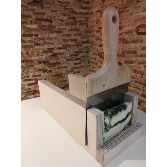Κόφτης ξύλινος σαπουνιού με κοπτικό 140mm (ανοξείδωτη σπάτουλα με ξύλινη χειρολαβή) Κόφτης ξύλινος σαπουνιού με κοπτικό 140mm (ανοξείδωτη σπάτουλα με ξύλινη χειρολαβή)
